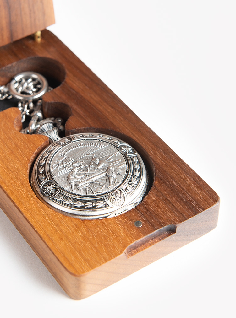 Taschenuhr Zimmermann mit Uhrkette in Holzschachtel